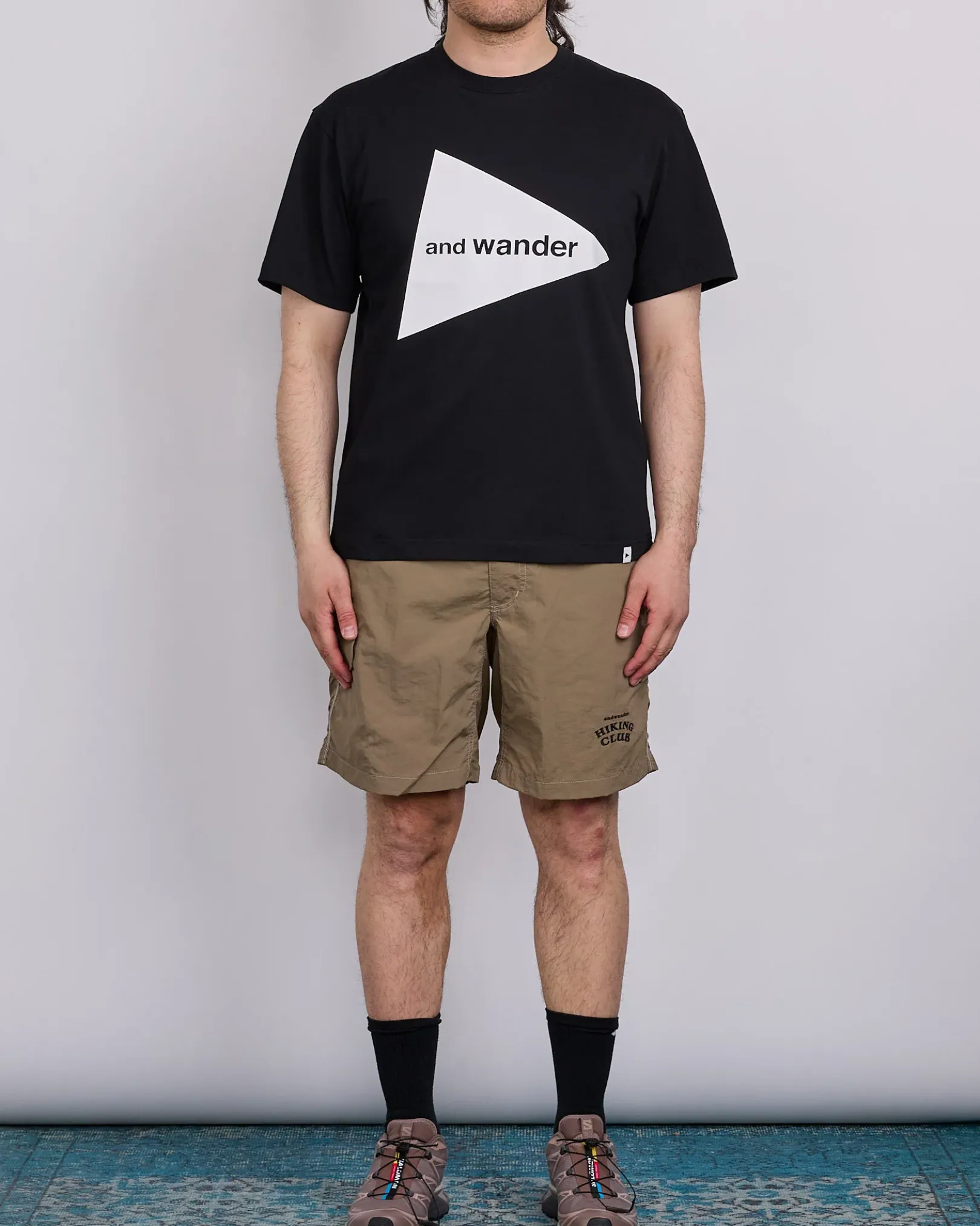 Discount and wander Big Logo T-Shirt Black