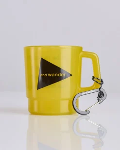 Outlet and wander Logo PP Mug Yellow