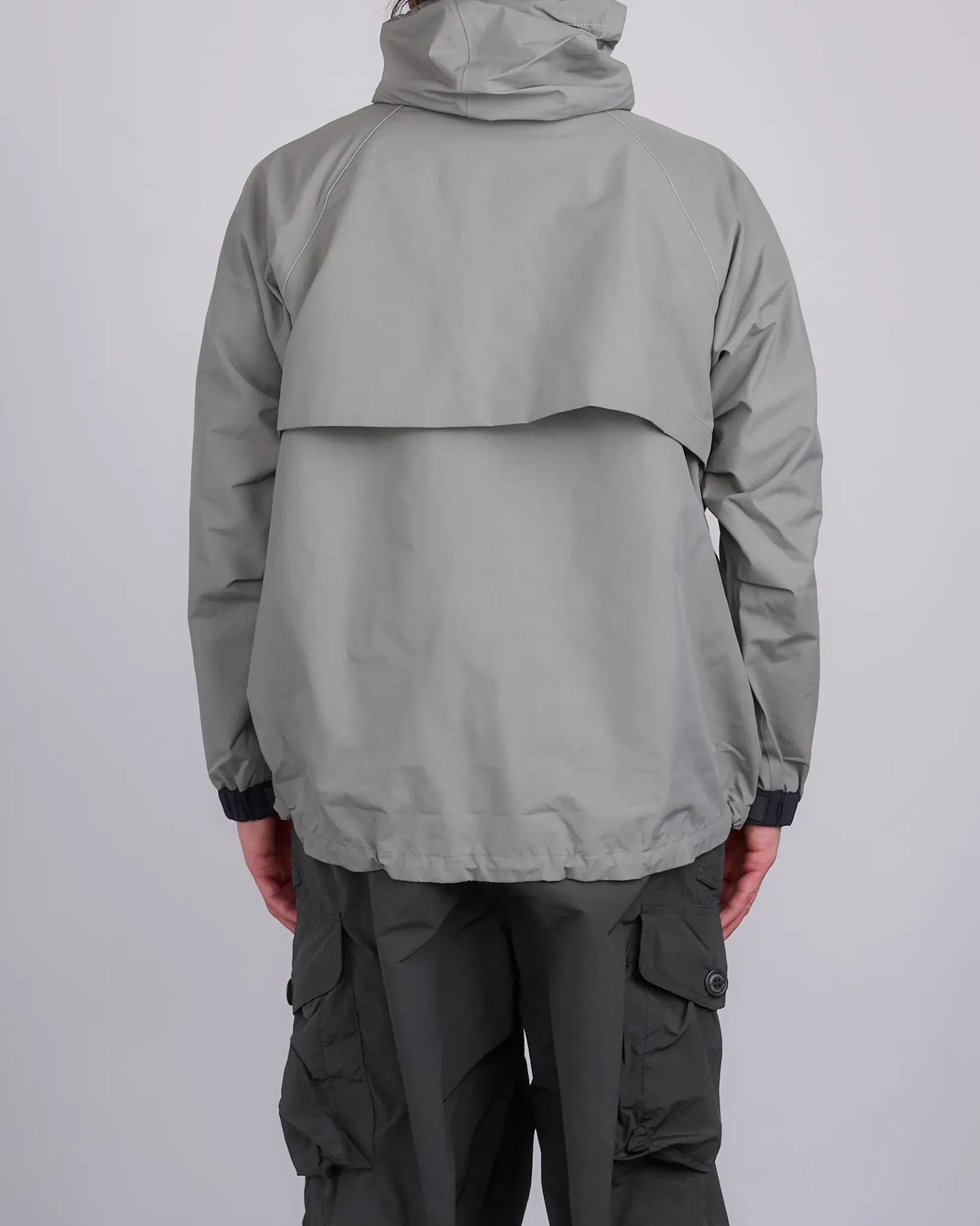 Outlet and wander Loose Fitting Rain Jacket Gray
