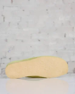 Outlet Clarks Originals Men's Wallabee Pale Lime Suede