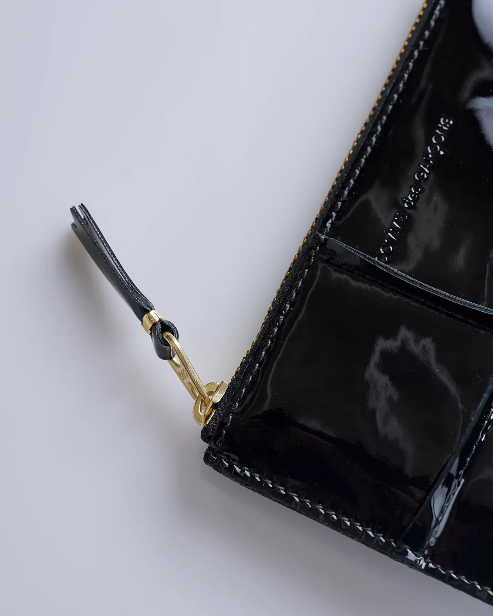 Fashion Comme des Garçons WALLET Reversed Hem Zip Mini Pouch Black