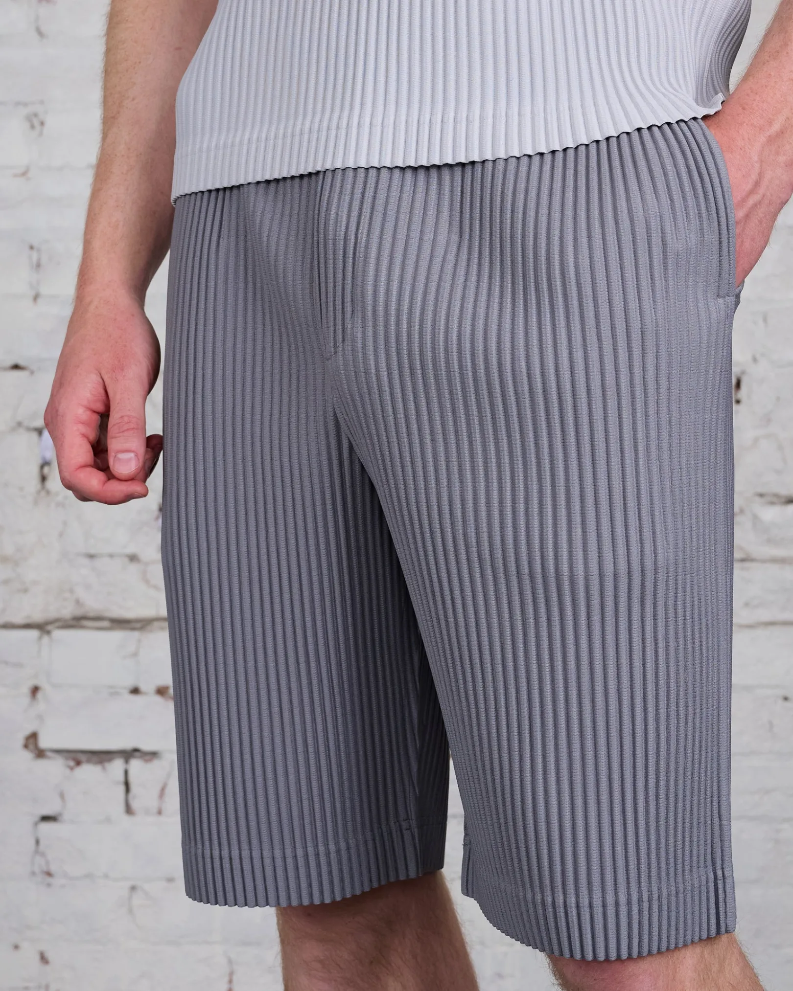 Outlet HOMME PLISSÉ ISSEY MIYAKE Pleats May Short Warm Gray