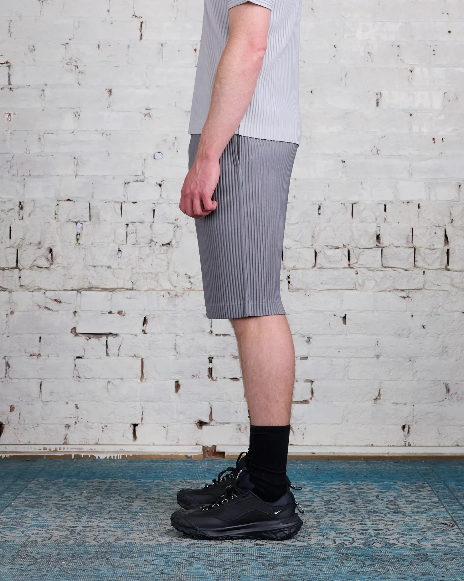 Outlet HOMME PLISSÉ ISSEY MIYAKE Pleats May Short Warm Gray