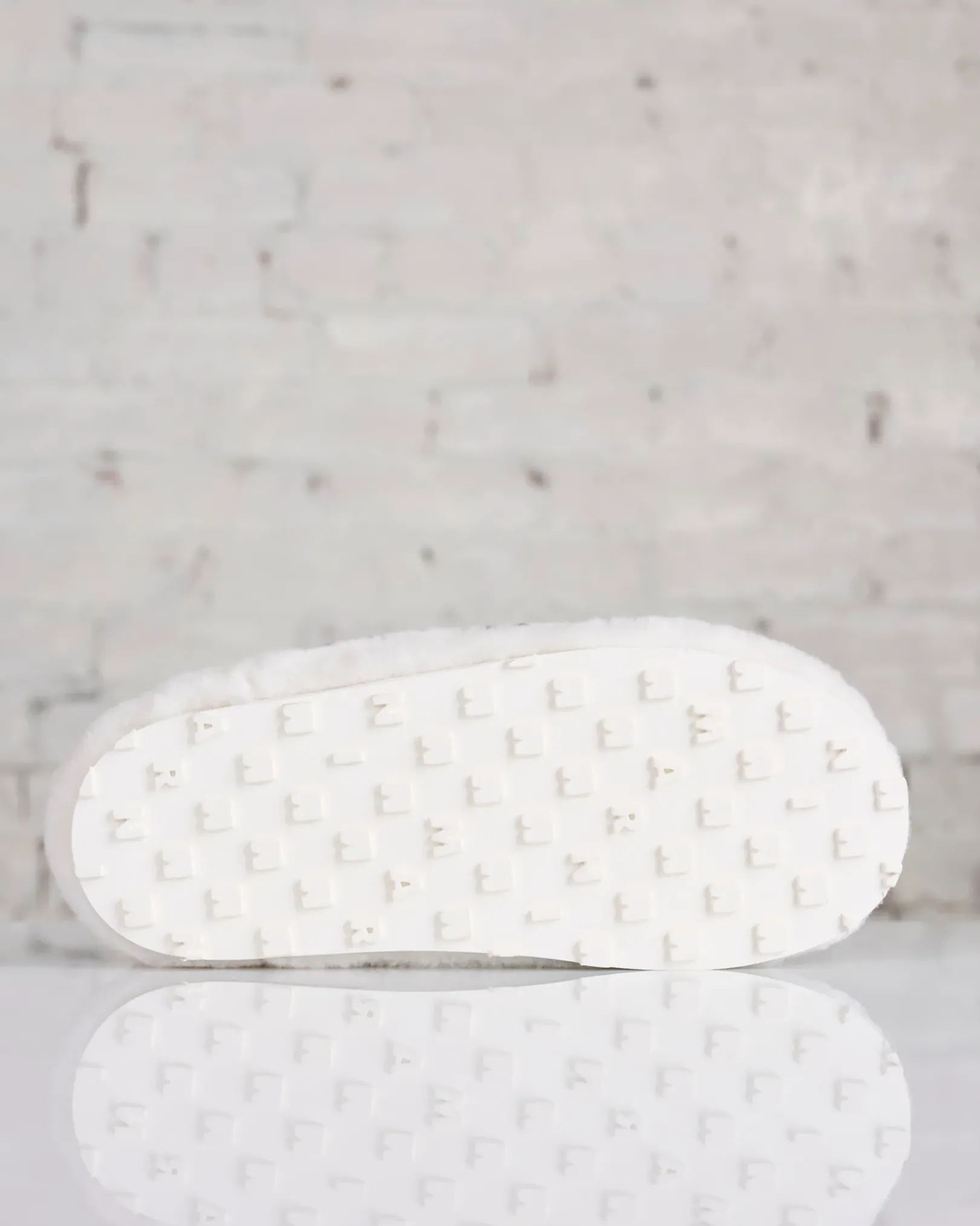 Fashion Marni Teddy Fabric Sneaker Lily White Black