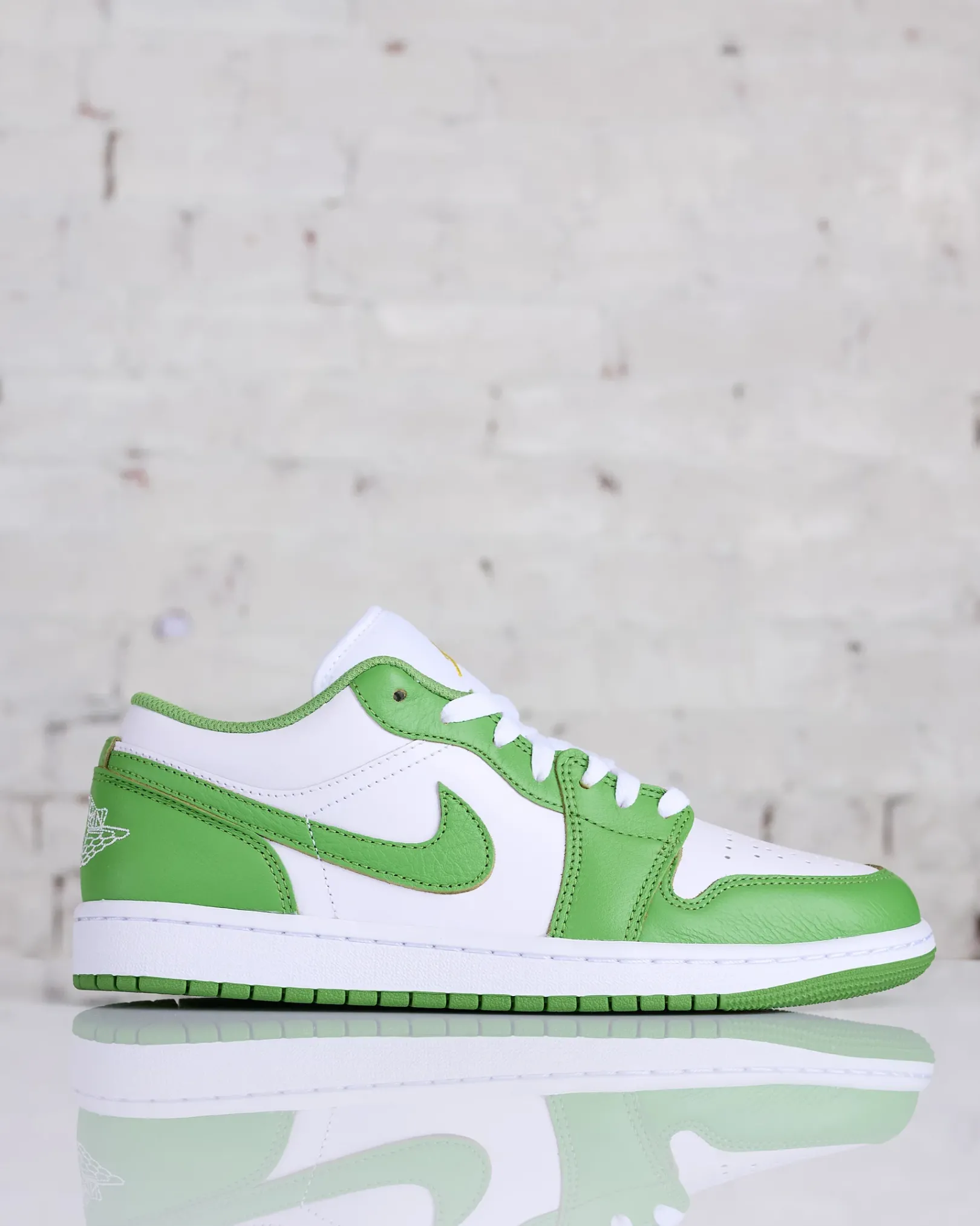 Fashion Nike Men's Air Jordan 1 Low SE White/Chlorophyll-Lightening