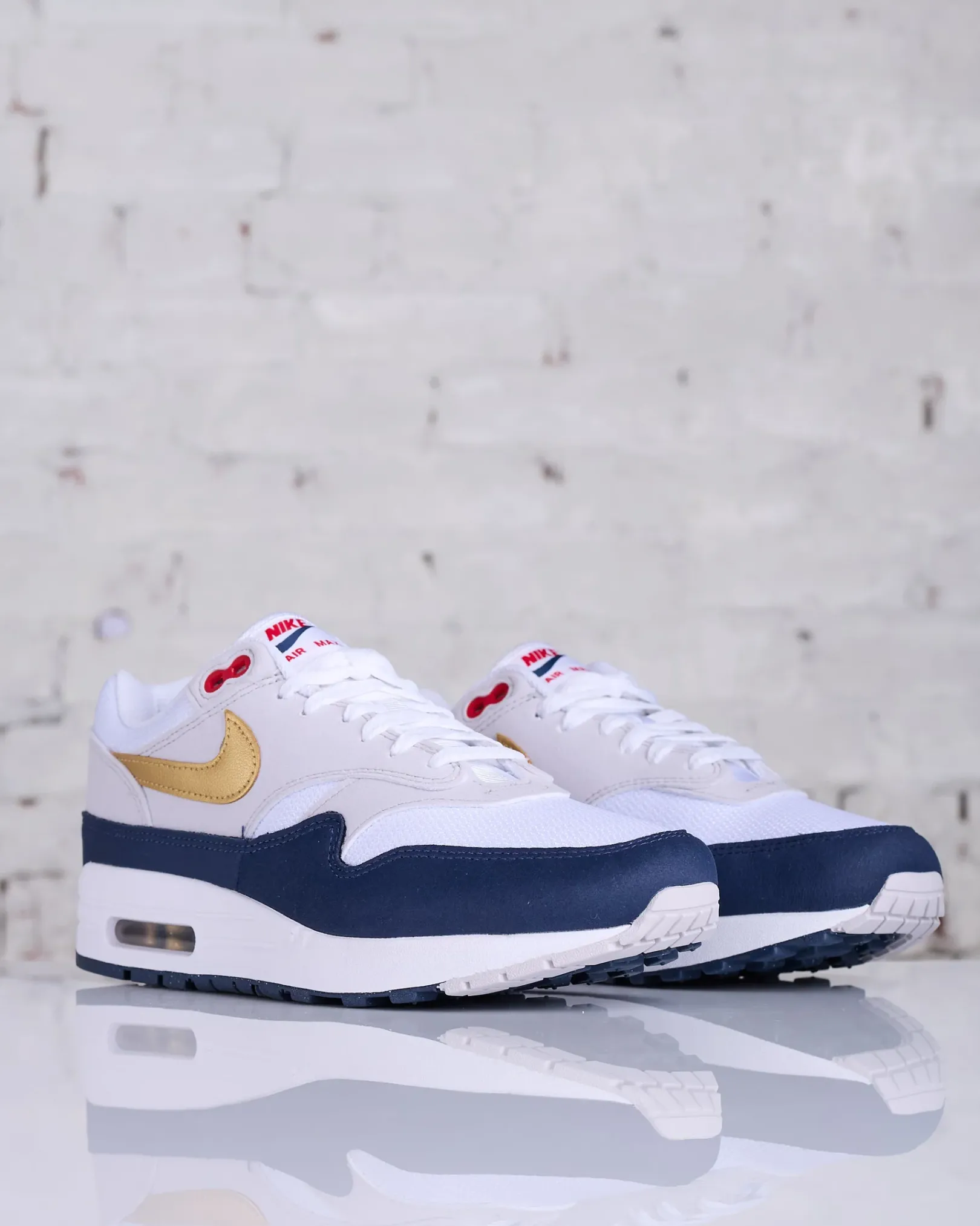Discount Nike Men's Air Max 1 Obsidian/Metallic Gold-White