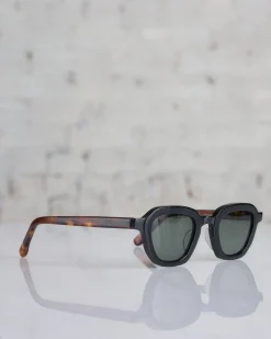 Clearance UNDERCOVER Sunglass Black